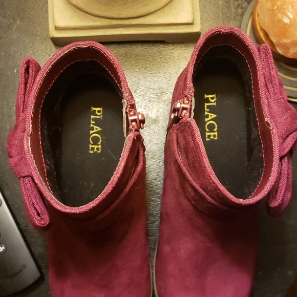 NEW Children's Place  booties - Picture 3 of 4